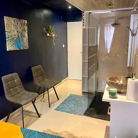 Maison De Quartier Populaire Apartment *