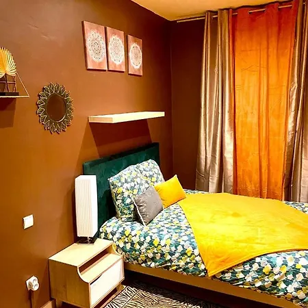 Maison De Quartier Populaire Apartment *